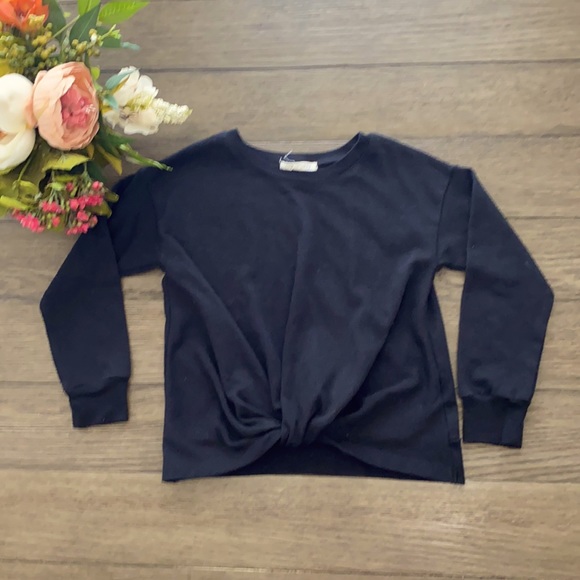 Black twist knot shirt shirt from Copper Key girls - Picture 2 of 5